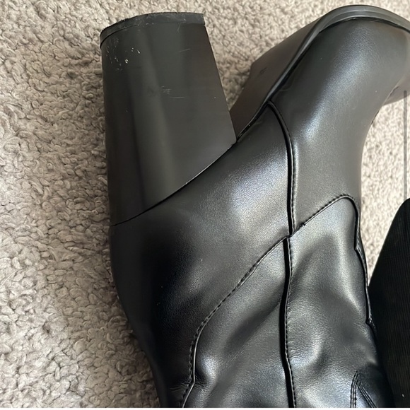 Tall black cowboy boots w heel - Picture 2 of 4